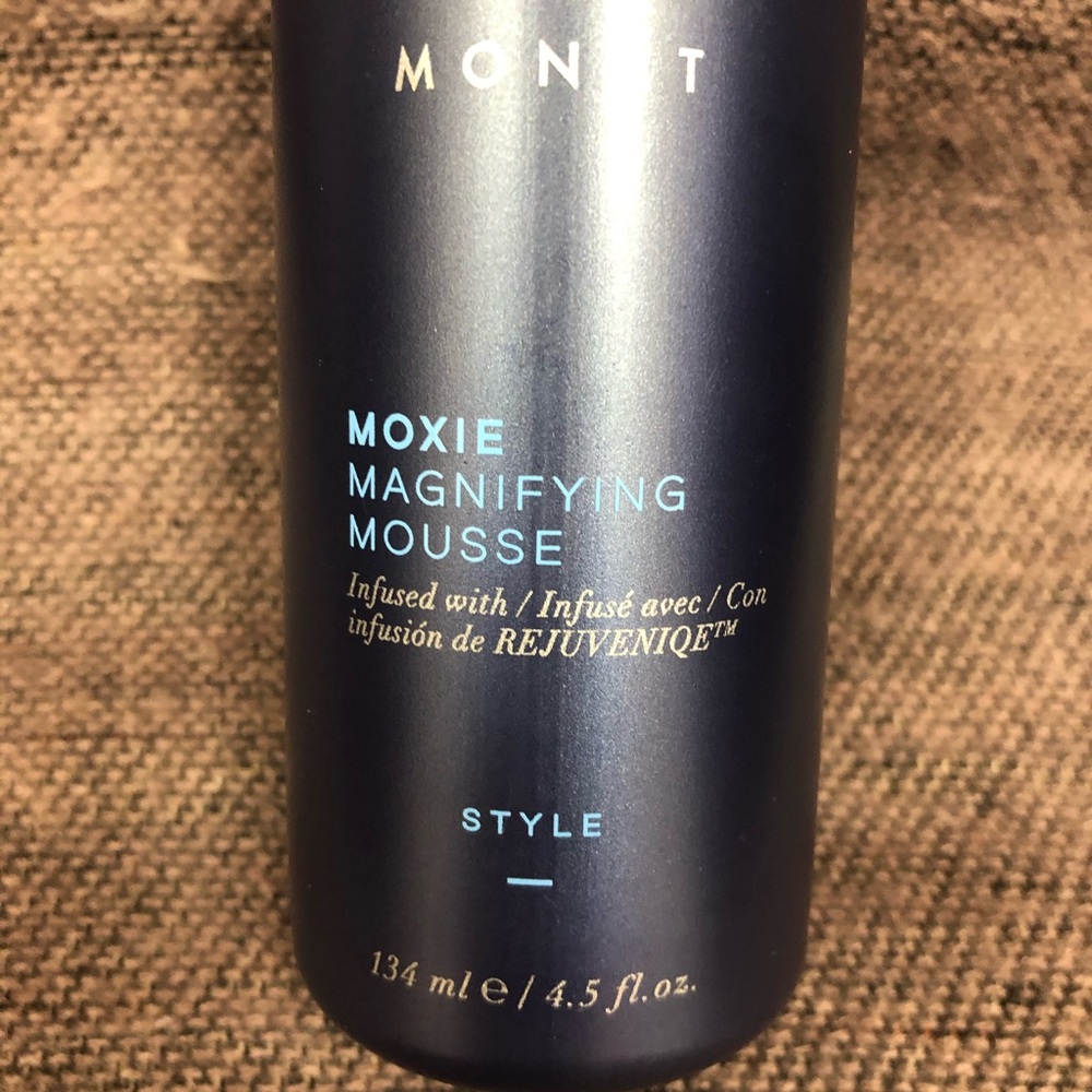 Monat Magnifying Mousse